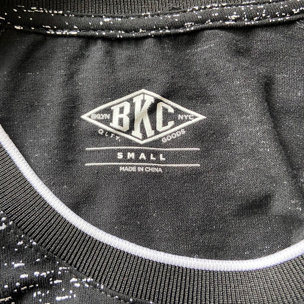 NWT Men’s/Unisex Skater Tee - Picture 3 of 6
